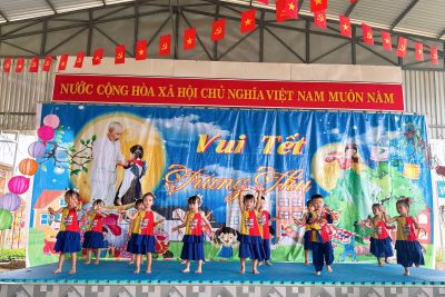 TRUNG THU CHO EM – TRƯỜNG MẦM NON SAO MAI